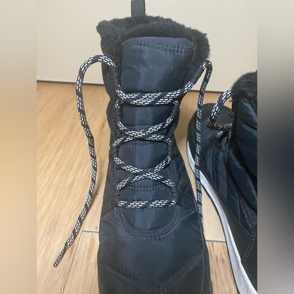 Black/White Sorel snow booties - Picture 3 of 6